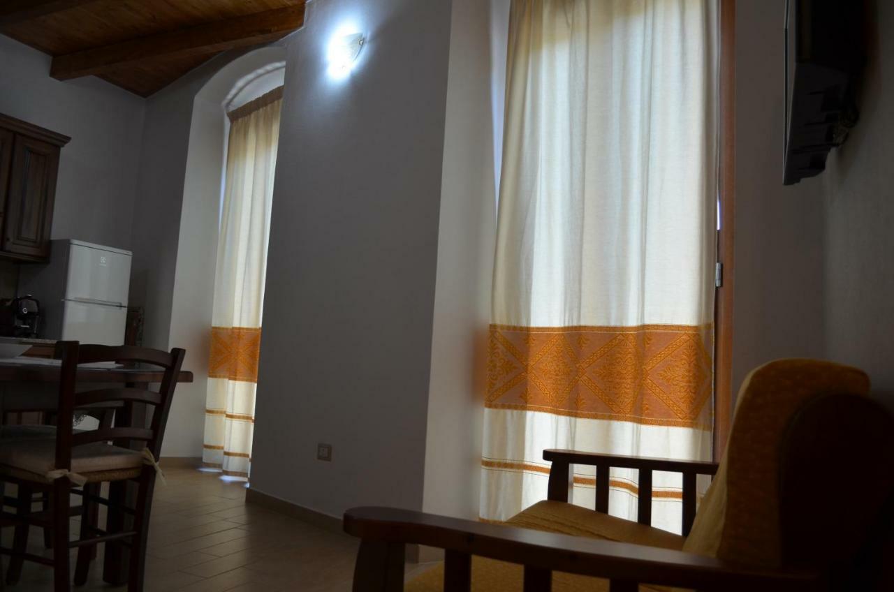 Casa Vacanze La Pavoncella Іглесіас Екстер'єр фото